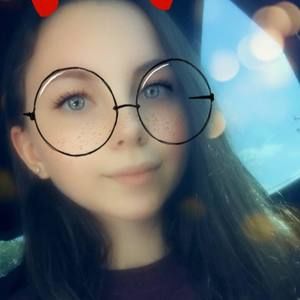 Meet your Posher, Kayla